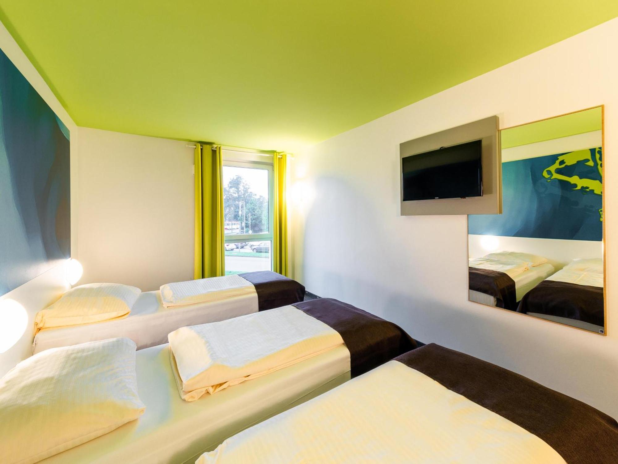 B&B Hotel Крефелд Екстериор снимка