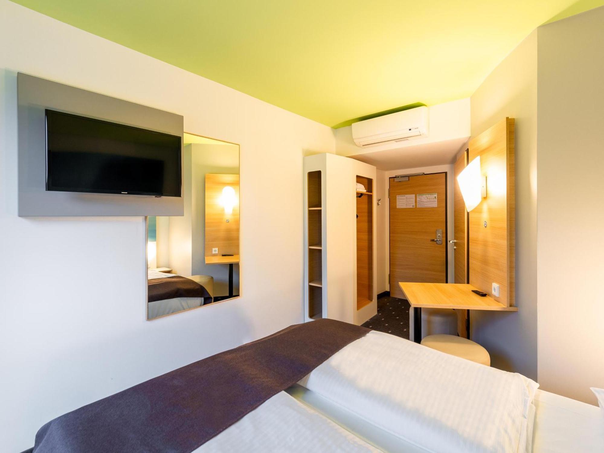 B&B Hotel Крефелд Екстериор снимка