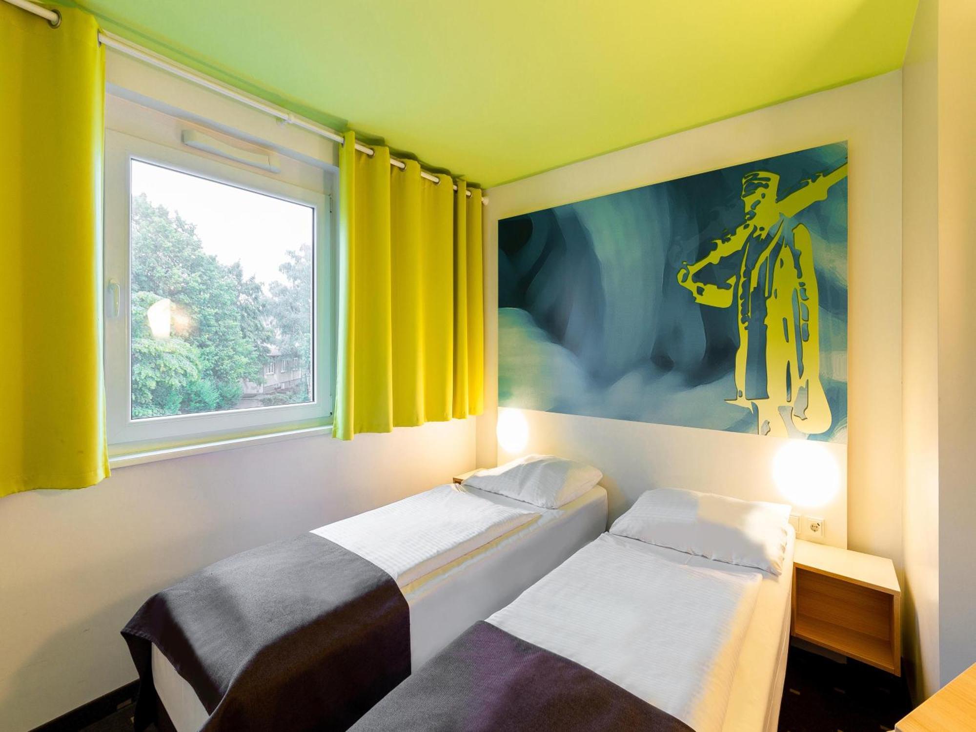 B&B Hotel Крефелд Екстериор снимка