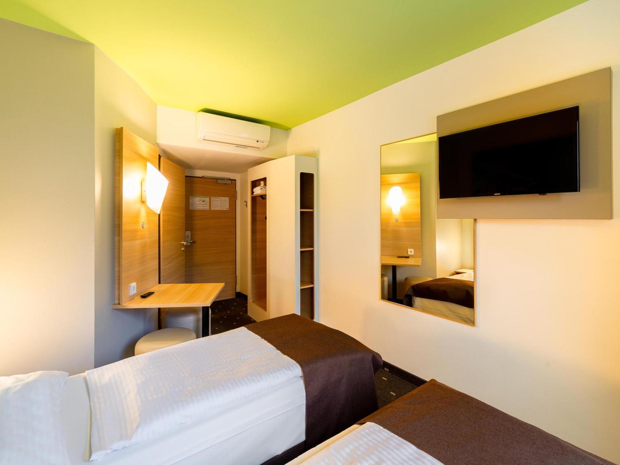 B&B Hotel Крефелд Екстериор снимка