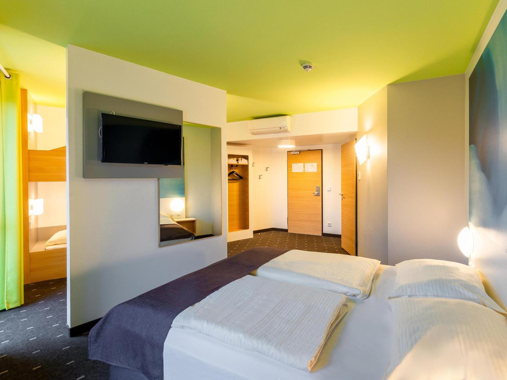 B&B Hotel Крефелд Екстериор снимка