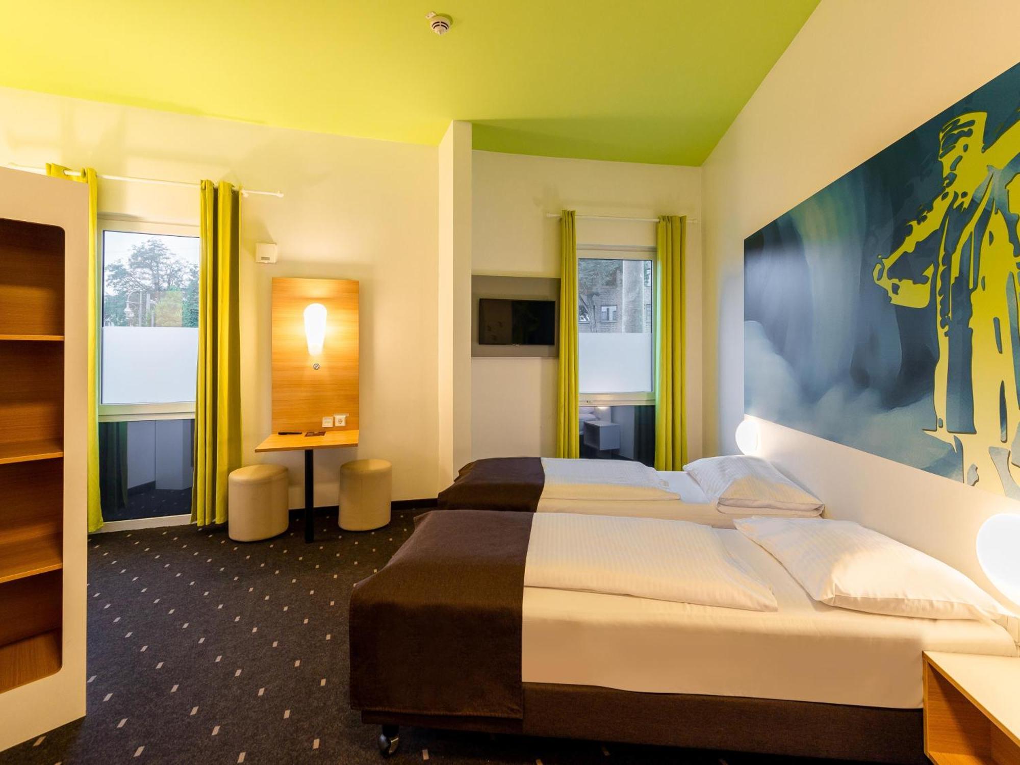 B&B Hotel Крефелд Екстериор снимка